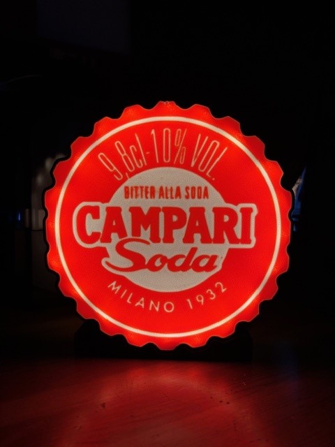 Lampada Tappo Campari - L'Aperitivo Italiano che Illumina le Tue Serate
