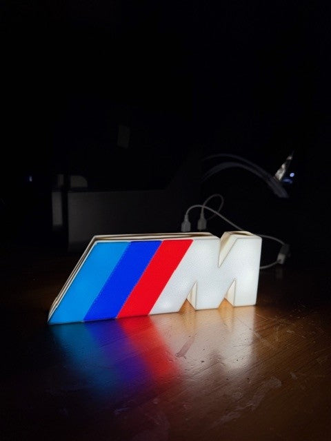Lampada BMW M - Il Simbolo della Performance che Illumina la Tua Passione