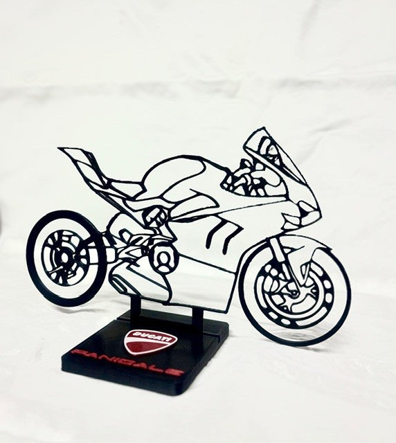 Scultura Silhouette Ducati Panigale V4 - L'Arte della Velocità Stampata in 3D