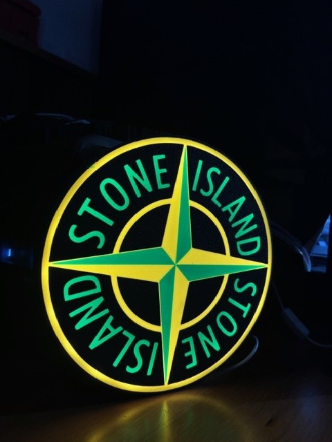 Lampada Logo Stone Island - Design Esclusivo Stampato in 3D
