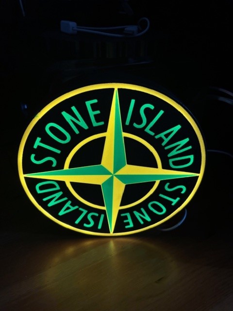 Lampada Logo Stone Island - Design Esclusivo Stampato in 3D