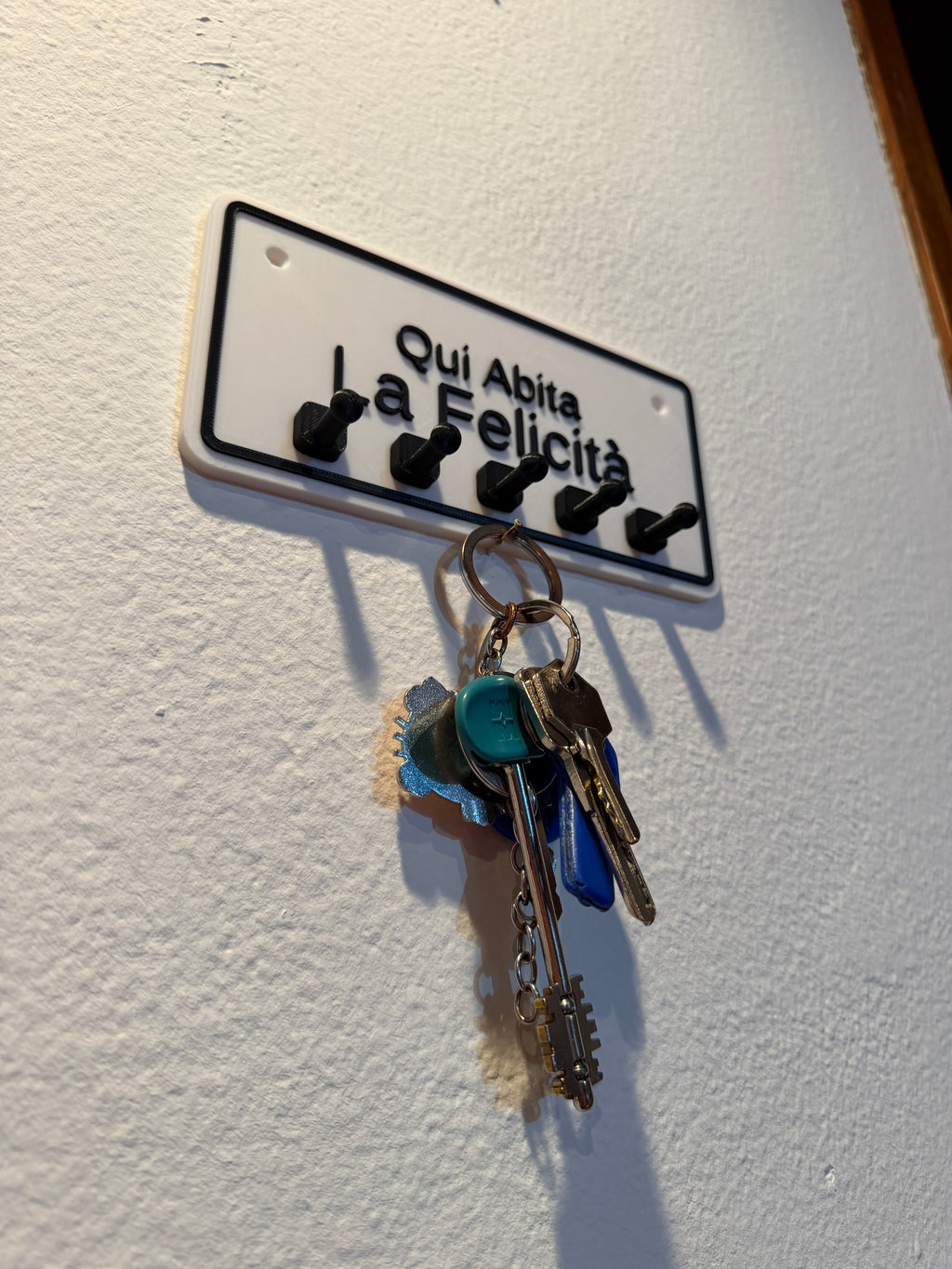 Appendichiavi da Muro Personalizzabile – Qui Abita la Felicità
