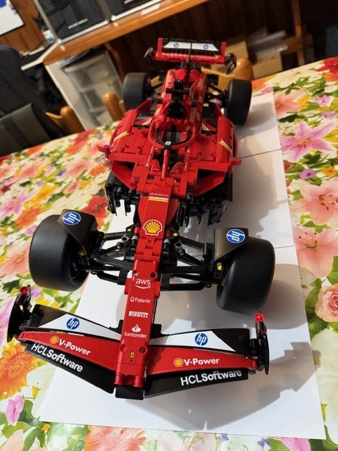 Supports d'exposition LEGO SF-24 Ferrari - Ensemble de 2 pièces imprimé en 3D