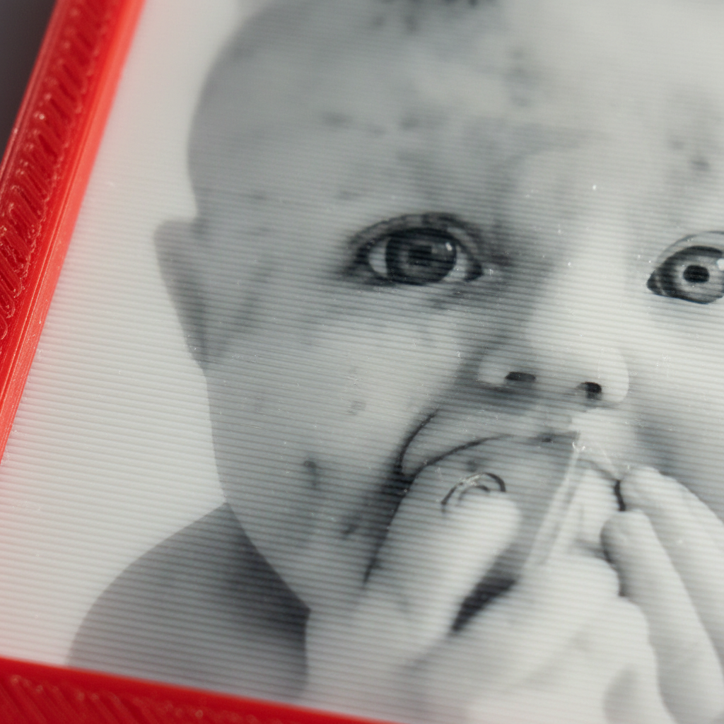 Il Tuo Amore in 3D - Ritratto Personalizzato con Cornice 200x200mm