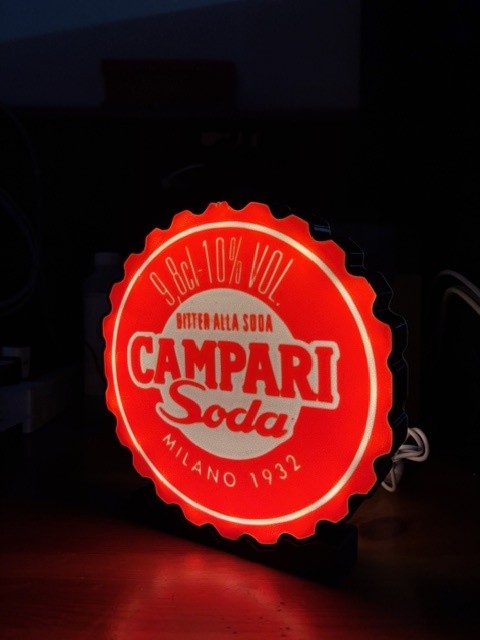 Lampada Tappo Campari - L'Aperitivo Italiano che Illumina le Tue Serate