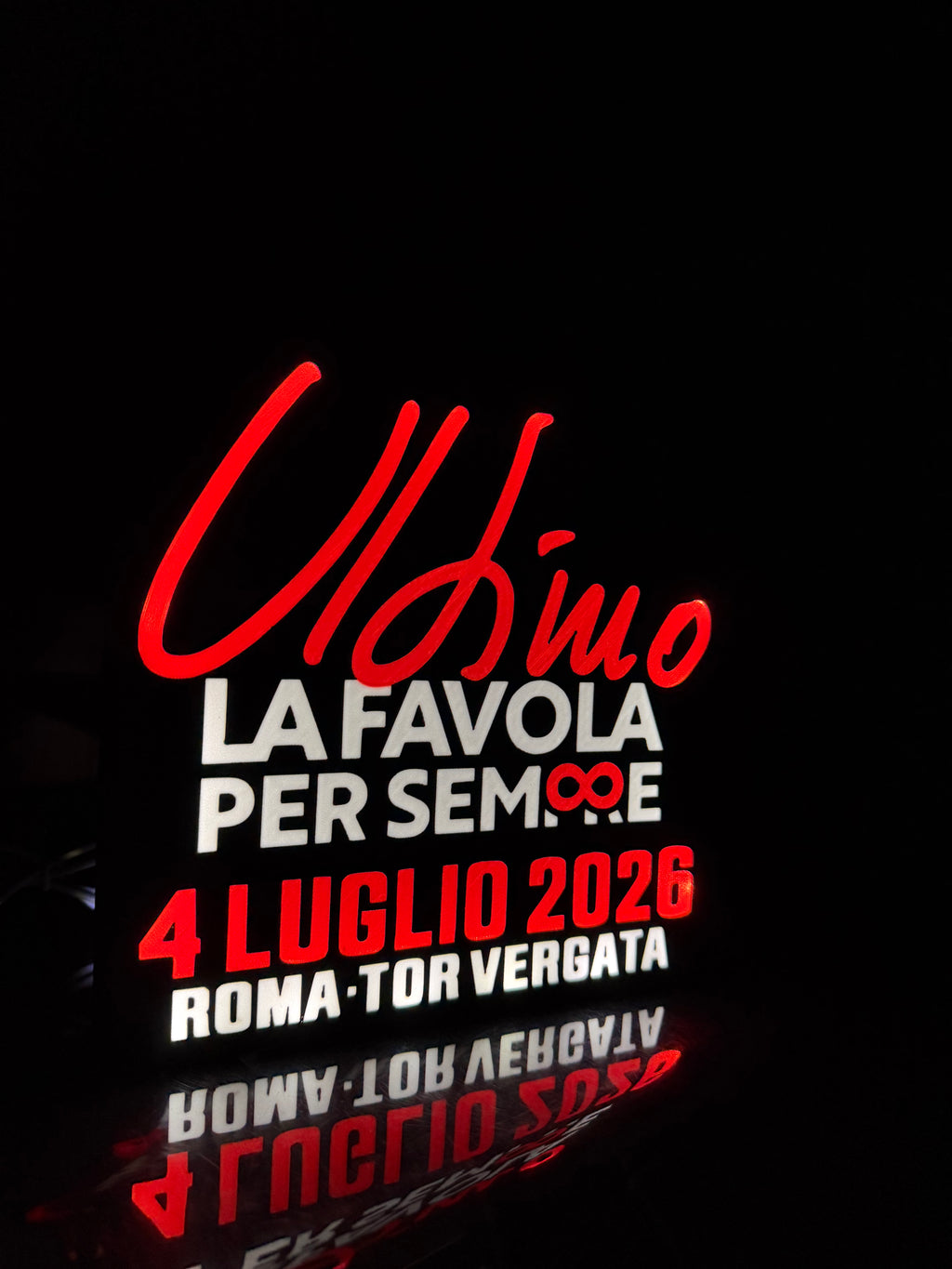 Lampada LED Ultimo – La Favola Per Sempre | Roma Tor Vergata 4 Luglio 2026